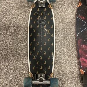 Globe Skateboard Cruisers Complete Chromantic  9.5" x 33" Limited Editions
